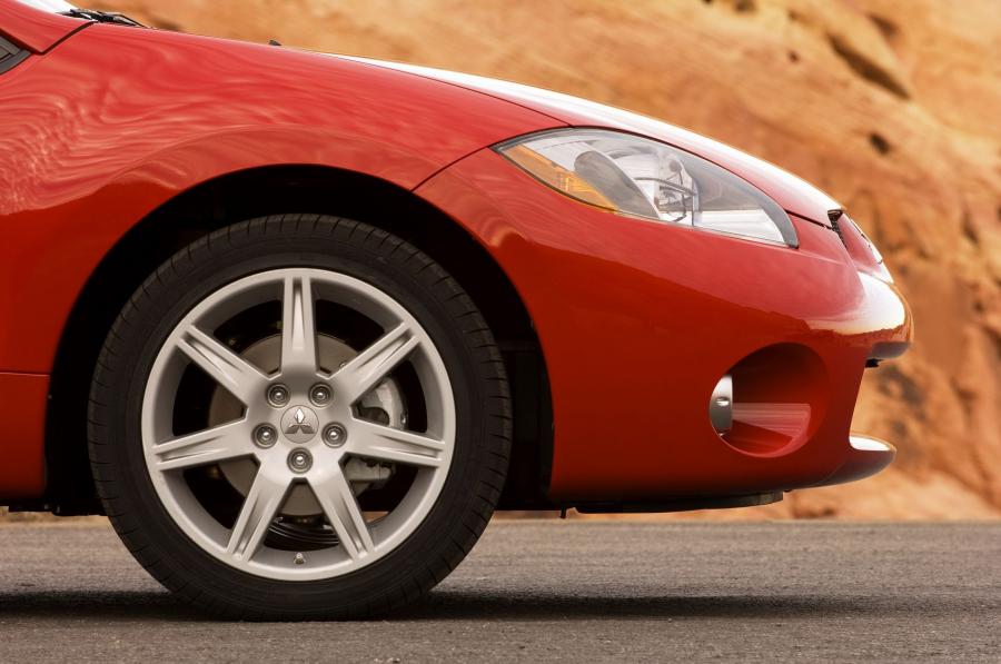  Mitsubishi Eclipse 2009 года  (фото 140 из 205)